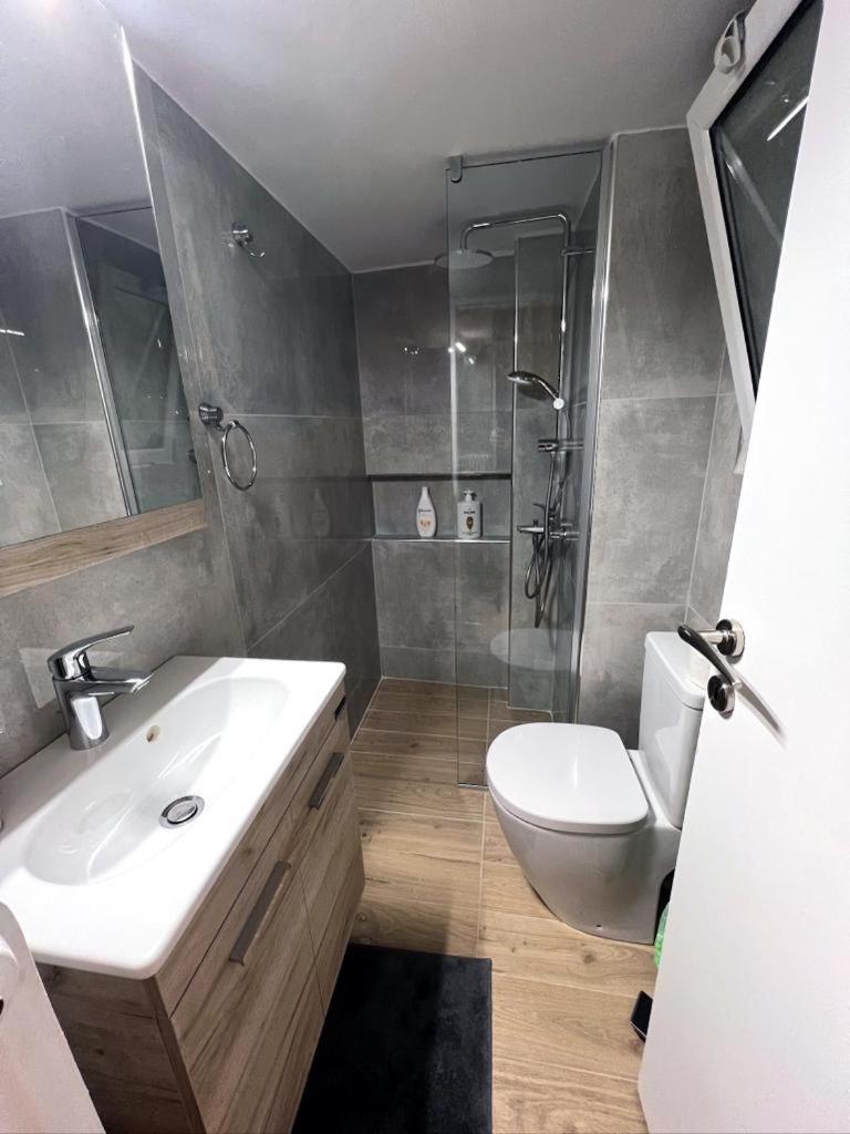Minimal Apartment Next To The Center Αθήνα Εξωτερικό φωτογραφία